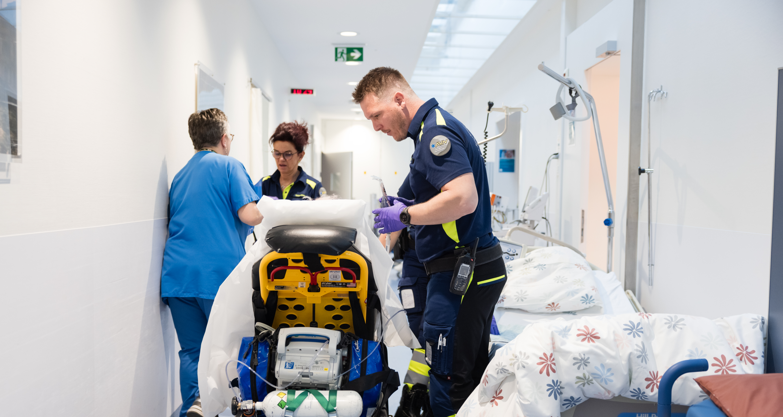 Aux urgences, les patients sont pris en charge par ordre de priorité médicale selon l’échelle suisse de tri. © Guillaume Perret
